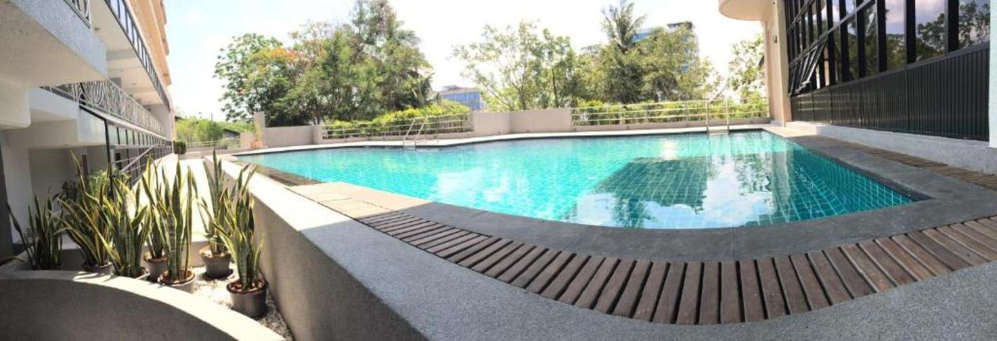 Carnation Residence Samut Prakan Exterior photo